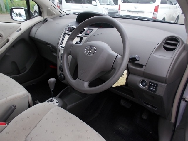 2010 TOYOTA VITZ